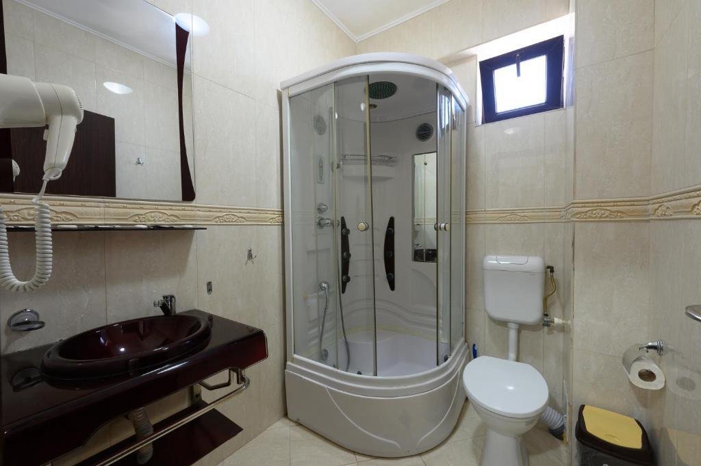 Coral cm Eforie Nord